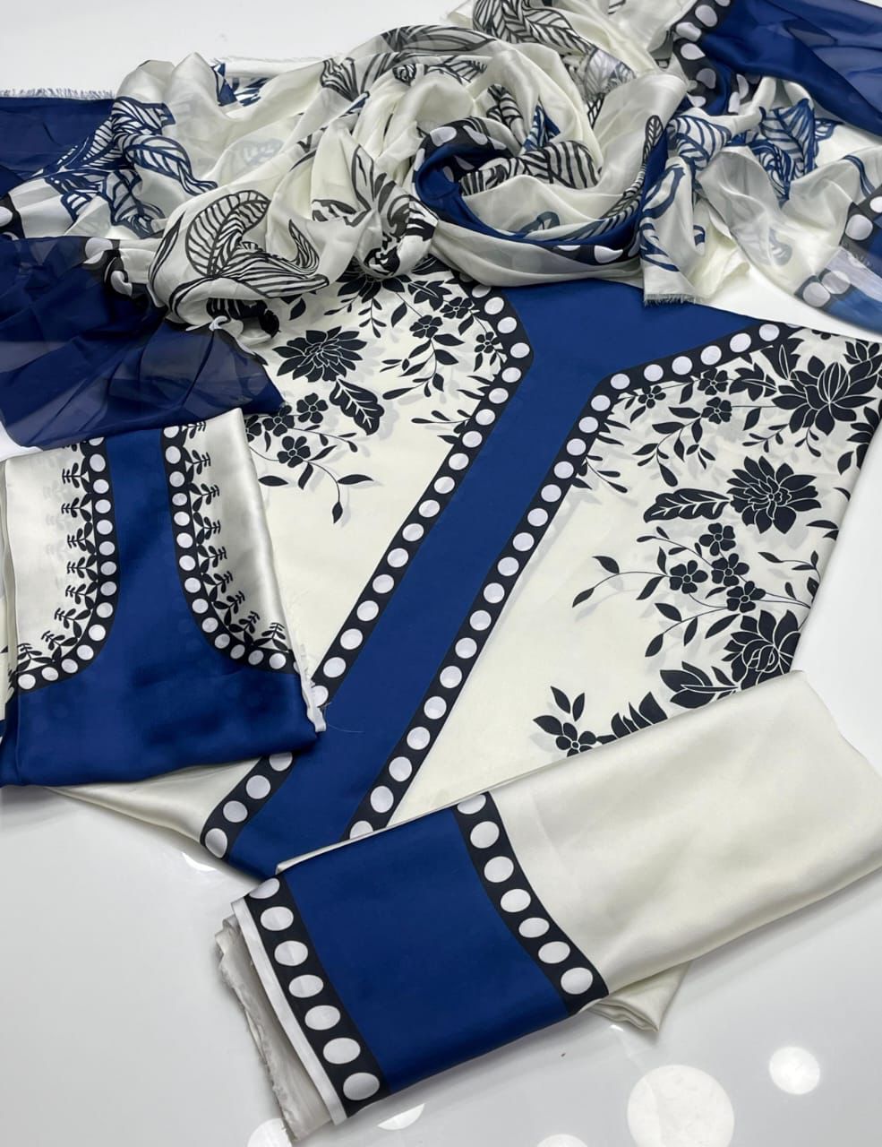 Shamoze Silk Digital Tye ‘N’ Dye 3pc Unstitched Suit - 197